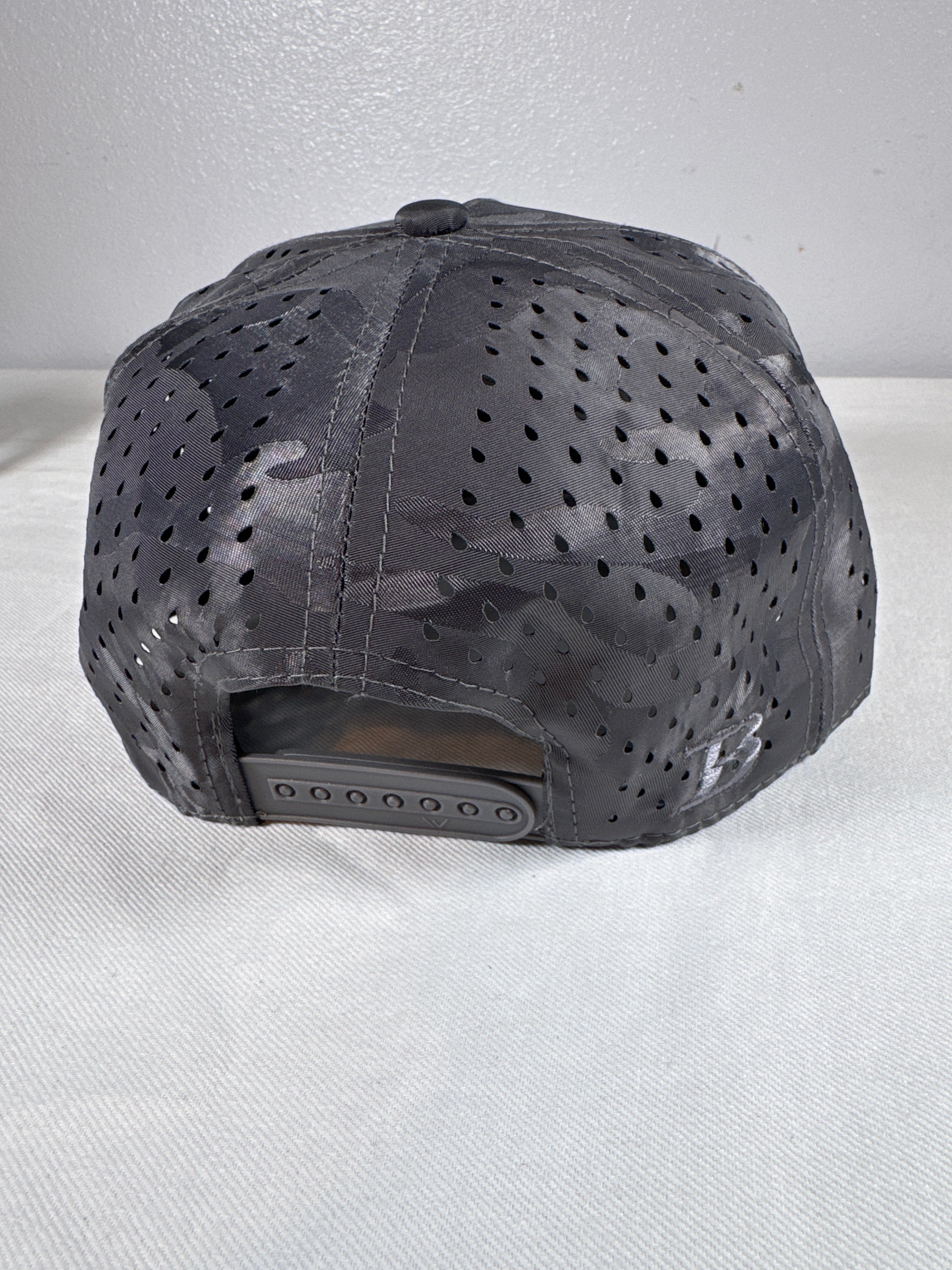 Tap’n Birdie Snapback Hat – New